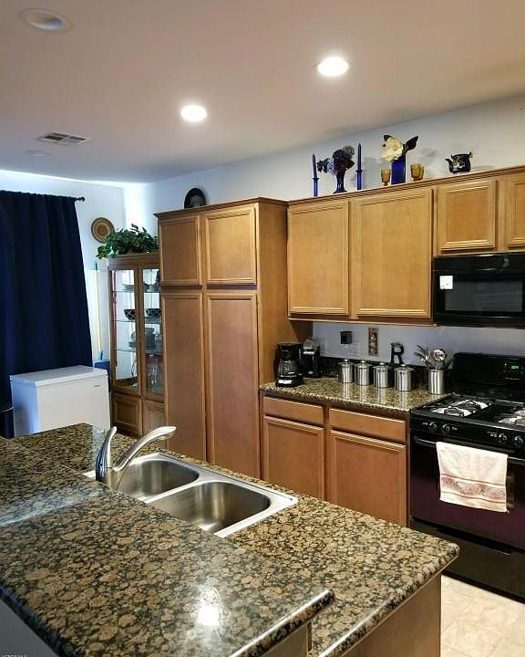 1st image of 16075 Carol Dr