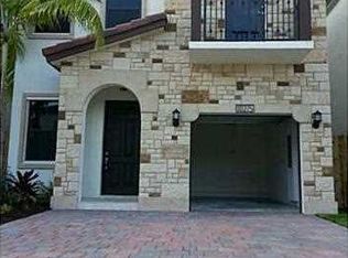 10339 NW 70th Ln, Doral, FL 33178