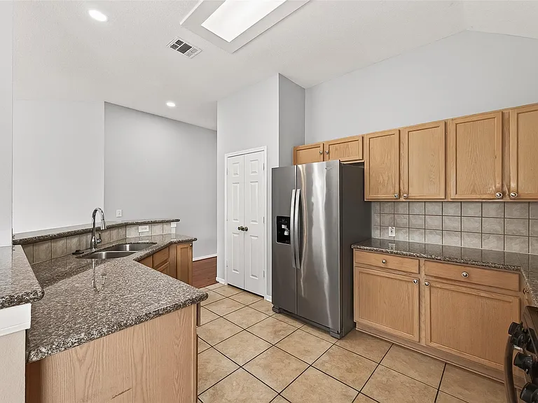3135 Silver Cedar Trl — Photo 20