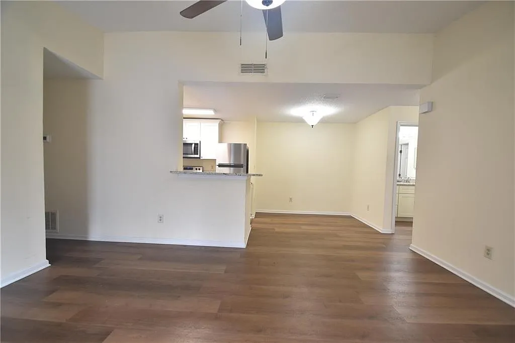 310 Granville Court NE - 1 — Photo 2