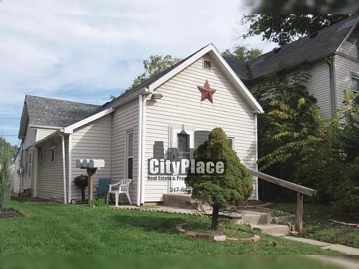 318 Parkway Ave #C