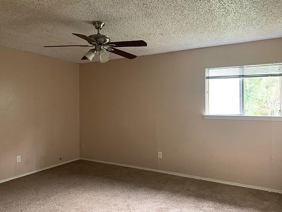 4th image of 804 Faircreek Ln #B