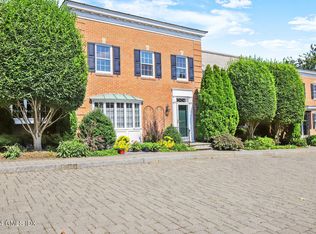 155 Field Point Rd APT 3N, Greenwich, CT 06830