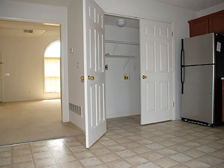 3053 Many Oaks Park — Photo 8