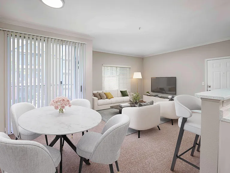 SkyeCrest Apartments — Photo 6