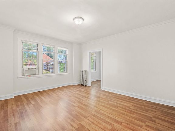 2nd image of 2536 N Sawyer Ave #927