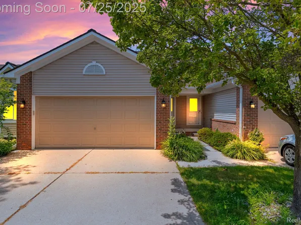 17580 Freedom Ln, Riverview, MI 48193