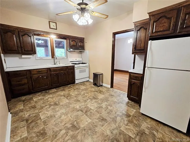 2 bed, 1.0 bath, 1588 sqft, $3,900 — Photo 4