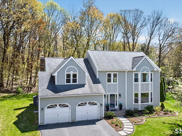 7 Village View Lane, Farmington, CT 06085