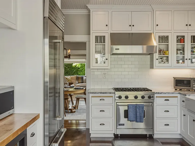 336 E Padre St — Photo 15