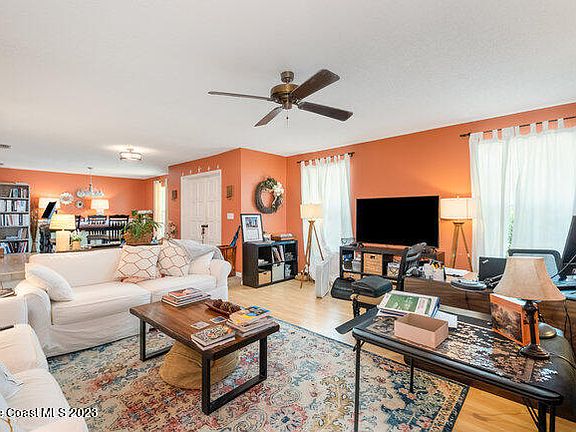 5th image of 325 Sherwood Ave