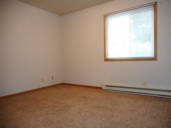 5th image of 909 28th St SE APT 6