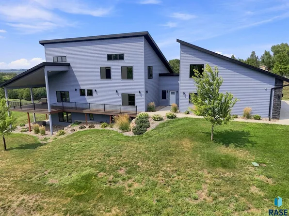 31003 Sundance Rdg, Yankton, SD 57078