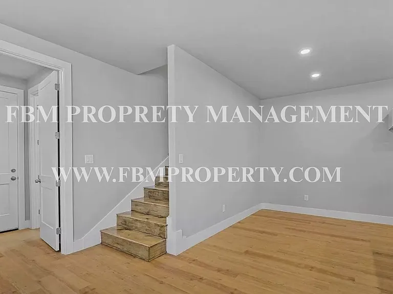5018 Villas Dr — Photo 8