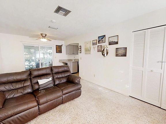 4th image of 1151 Saxon Blvd