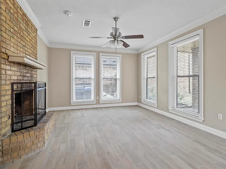 1110 Carrington Ct — Photo 8