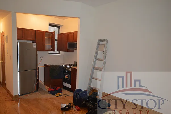 Rented by City Stop Realty | media 10