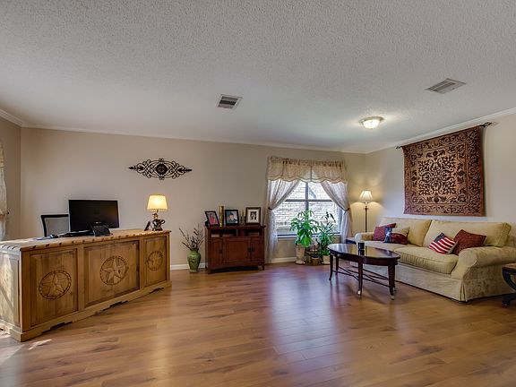 3rd image of 7923 Donshire Dr