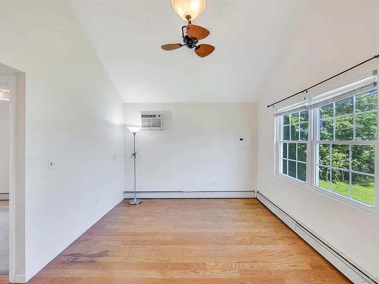 22 Maplewood Ave — Photo 20