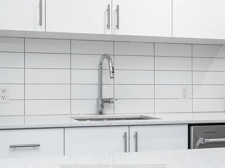 9000 Jane St #329 — Photo 12