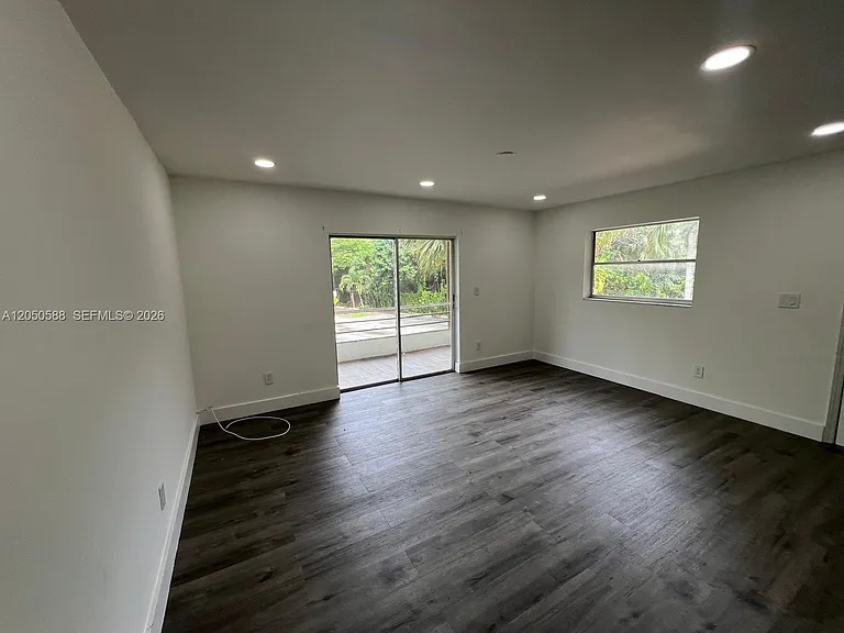 4111 Stirling Rd #209 — Photo 11