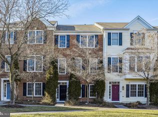 2481 Walnut Rocker Ln, Herndon, VA 20171