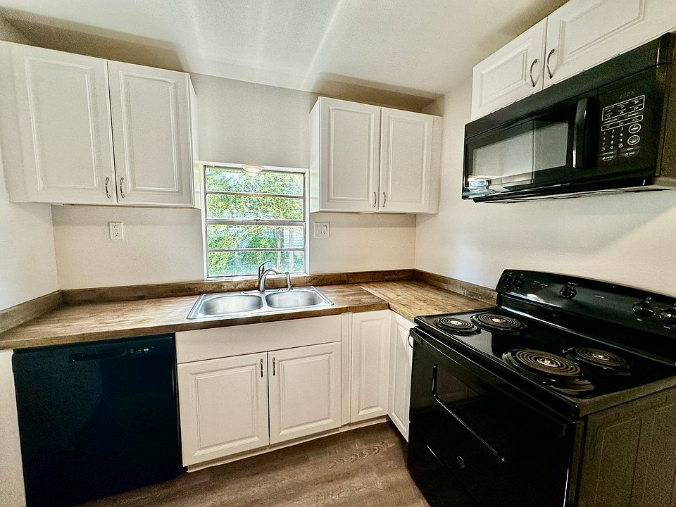 1st image of 1702 S Travis St #1702