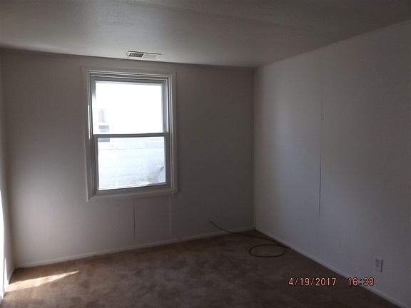 4th image of 1701 S Oakdale Dr