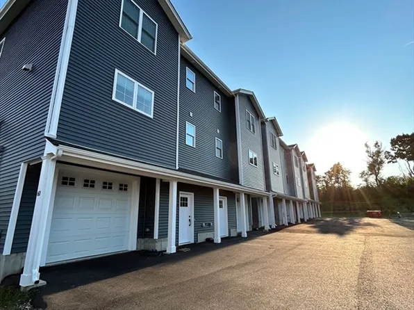 60 Garside St #3, Fall River, MA 02720