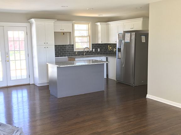 2nd image of 306 Tampa Dr