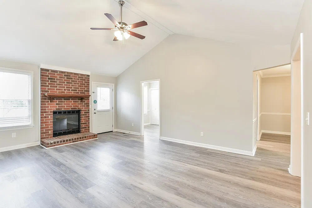 3 bed, 2.0 bath, 1320 sqft, $2,020 — Photo 4