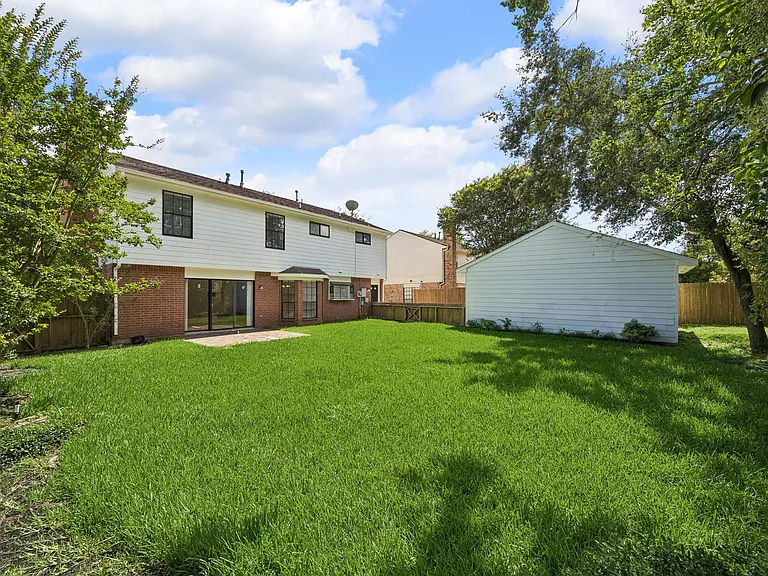 15251 Kelbrook Dr — Photo 25