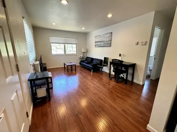 2541 28th St #3, Sacramento, CA 95818