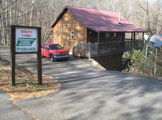 2734 Knights Ln, Sevierville, TN 37862