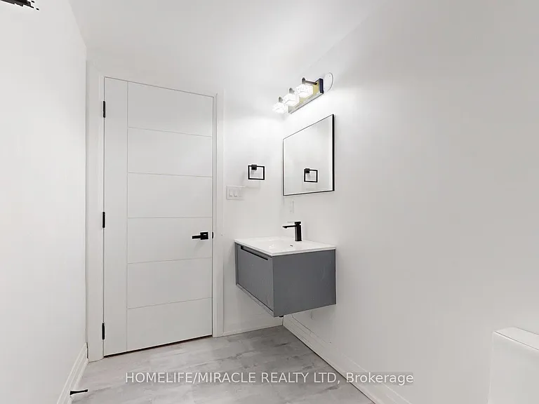 150 Stewart St — Photo 27