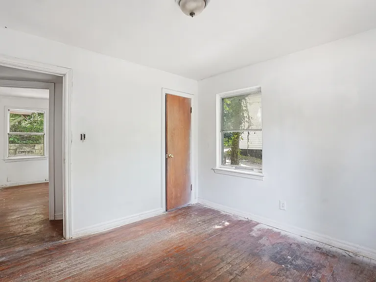 7827 Rugby Ave — Photo 25