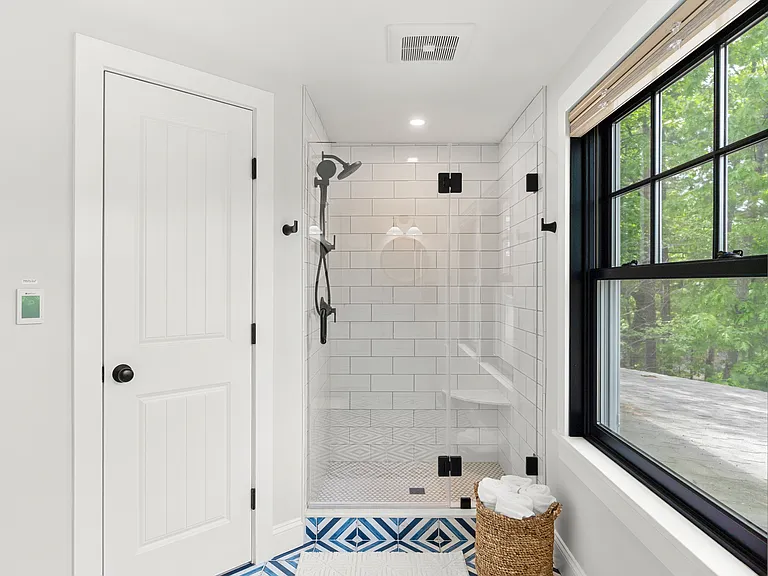 6 Sagamore Grv — Photo 59