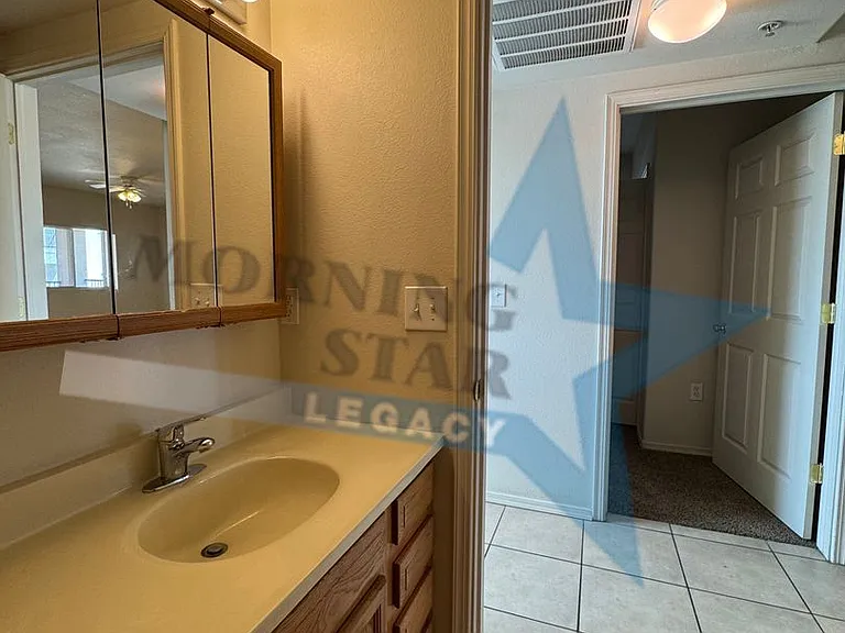 1000 La Fonda Dr — Photo 20