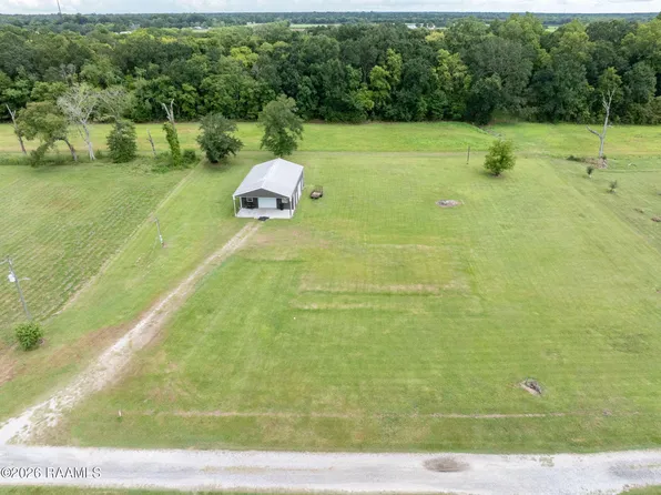 1061 Gloria Kern Dr, Breaux Bridge, LA 70517