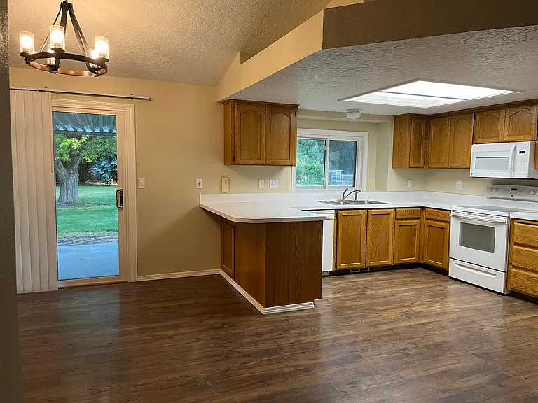 4845 Heath Way — Photo 4