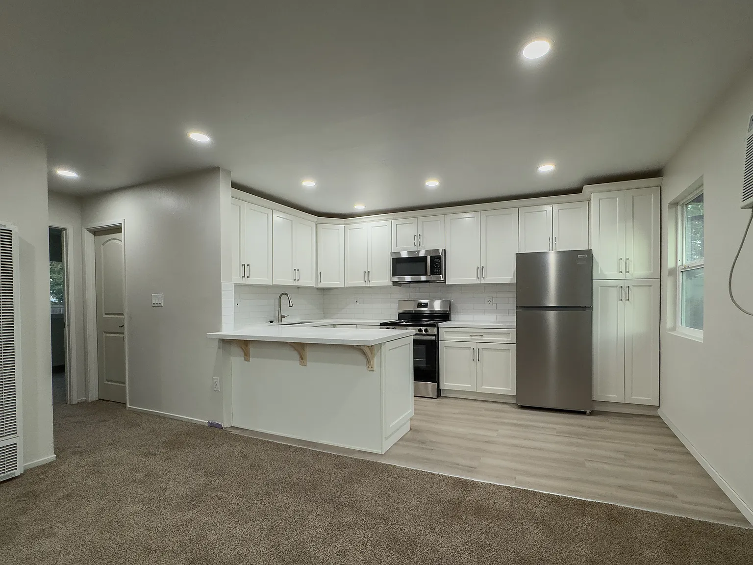 2 bed, 825 sqft, $2,495 — Photo 4