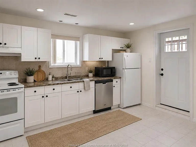 850 Lake Shore Dr #LOWER — Photo 4