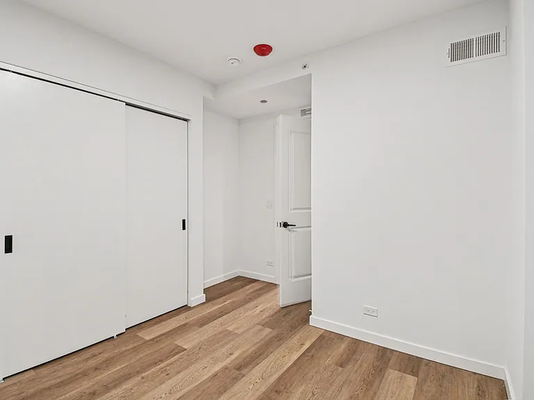 The Nest at Lincoln Park West — Photo 107