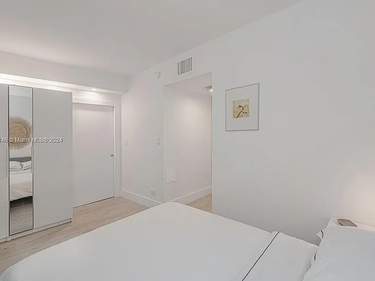 2301 Collins Ave #1115 — Photo 12