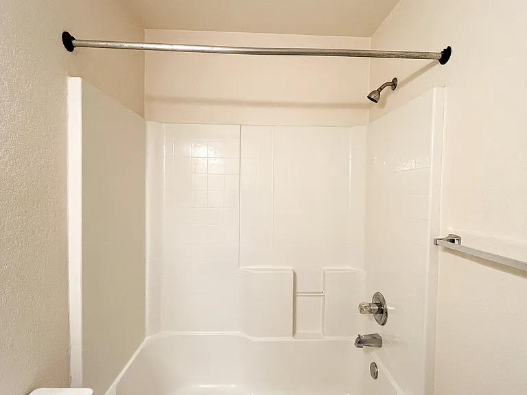 310 N 10th St #B — Photo 17