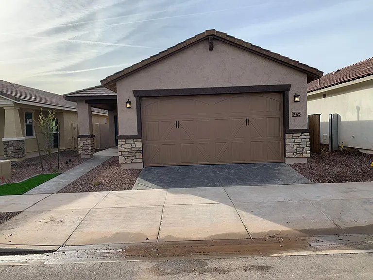 14125 W Voltaire St — Photo 1