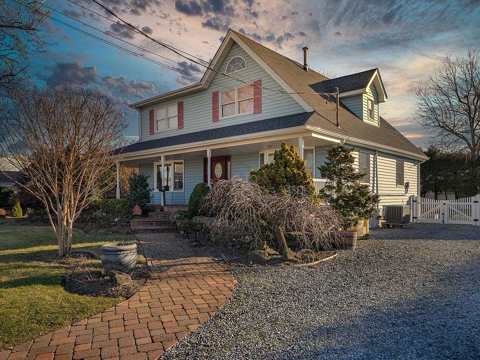 1st image of 44 McKinley Pl