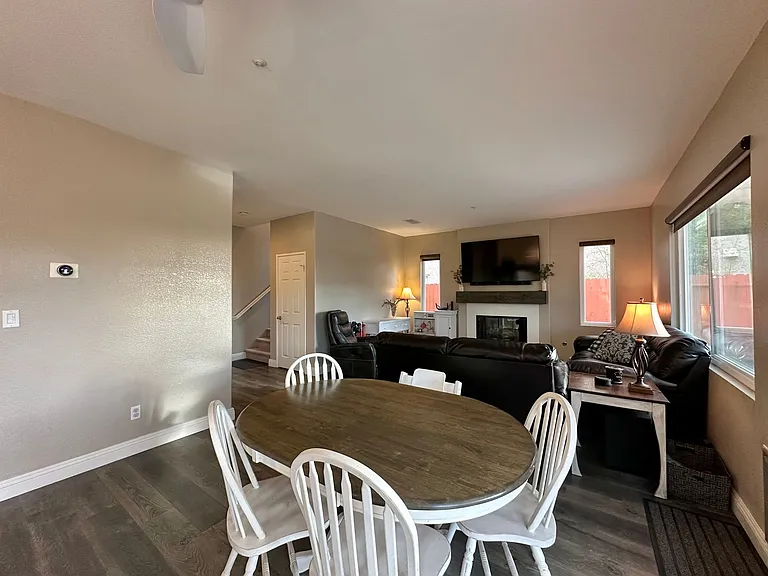861 Pohl Pl — Photo 13