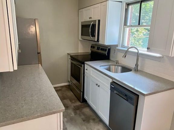 3rd image of 144 Main St #302