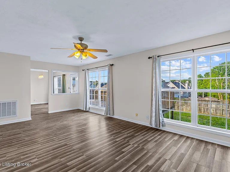 5001 Middlesex Dr — Photo 9
